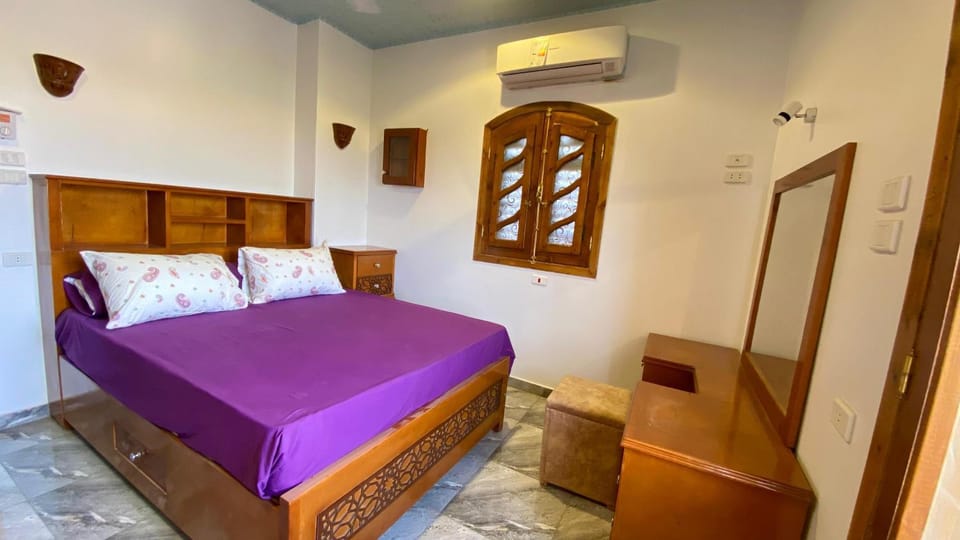 Bed, Photo of the whole room, Bedroom, air conditioner