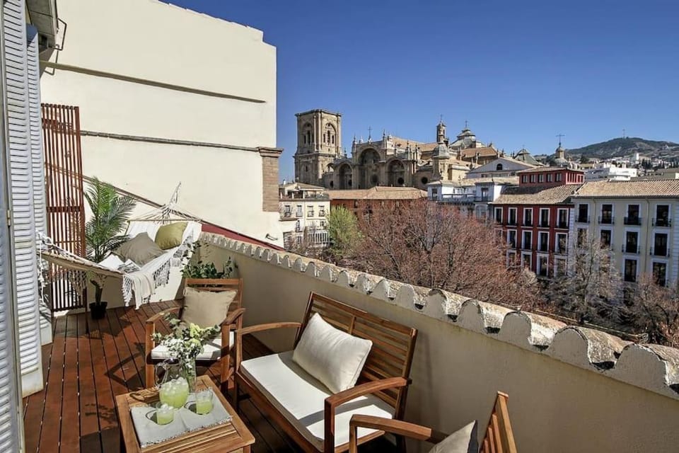 Mywhitewall Bib-Rambla Apartment in Granada