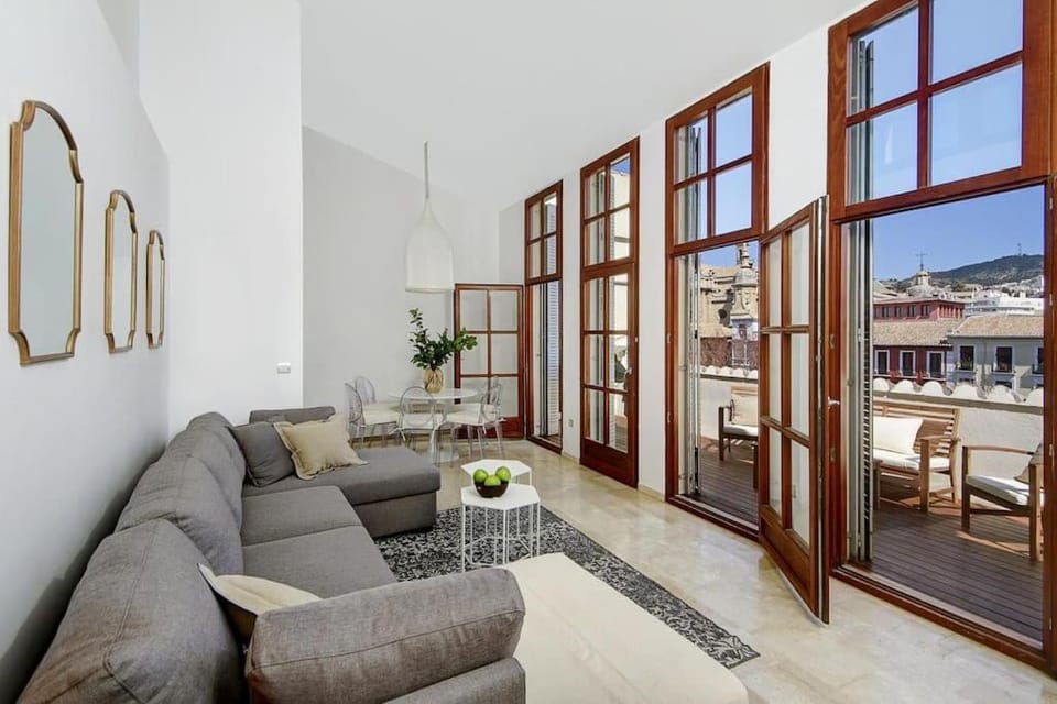 Mywhitewall Bib-Rambla Apartment in Granada