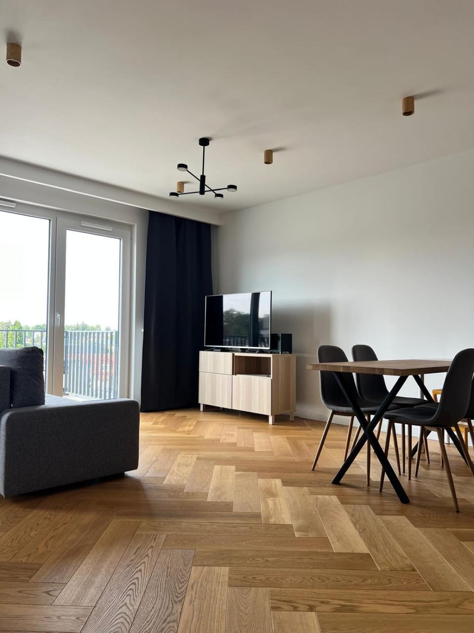 TV and multimedia, Living room, Dining area