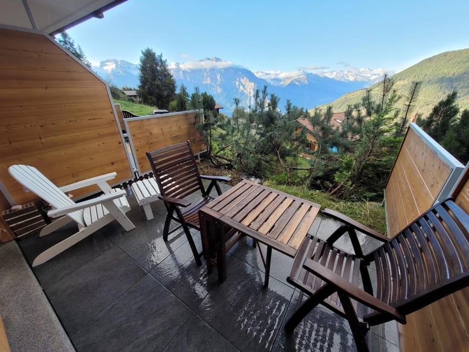 Balcony/Terrace, Mountain view