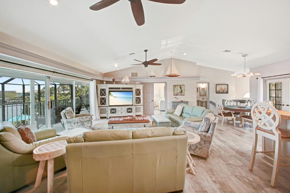 5 Bedroom Family Beach and Pool House on Bonita Beach, Sleeps 11 House in Bonita Springs