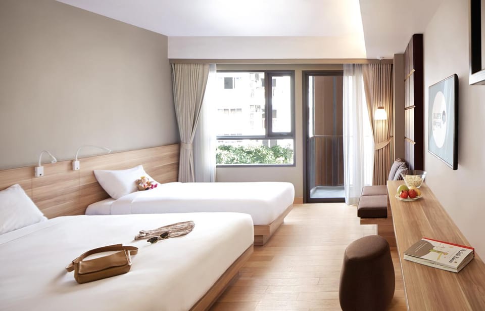 Bed, TV and multimedia, Photo of the whole room