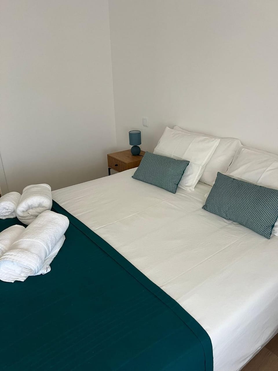 Bedroom, towels, wardrobe, air conditioner