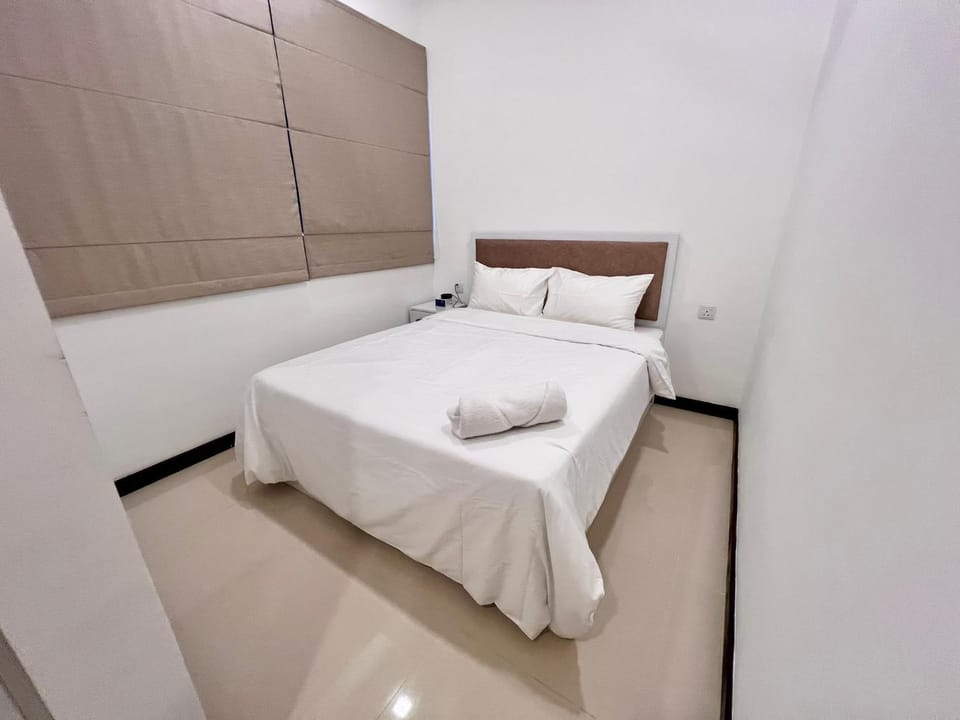 Colombo Skyline Luxury Apartments at Tri-Zen - Pool and Amazing City Views Apartment in Colombo