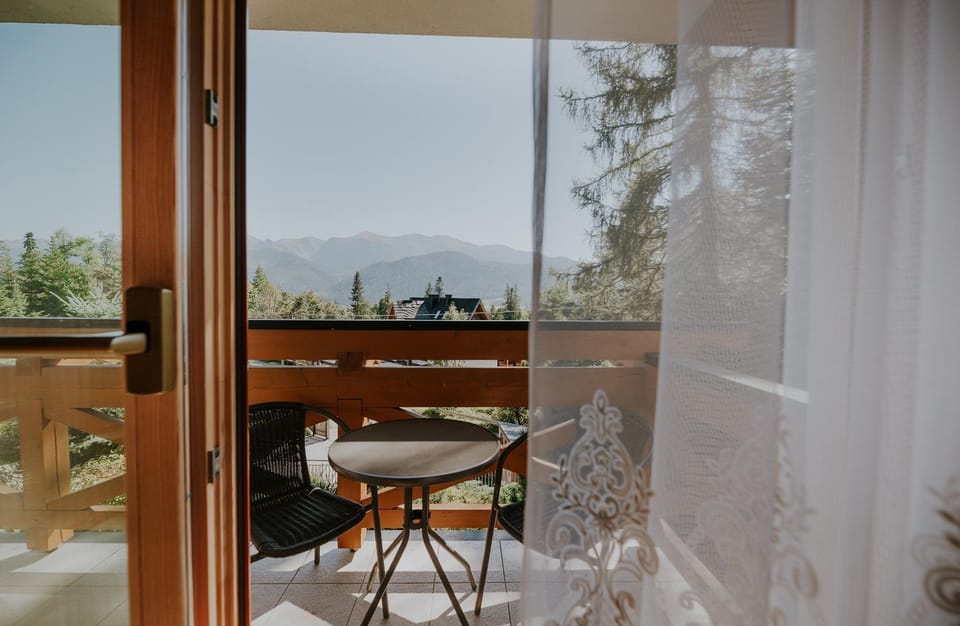Natural landscape, Balcony/Terrace, Mountain view