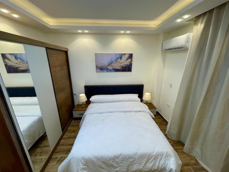 3BR luxury apt near AUC newCairo Apartment in New Cairo City
