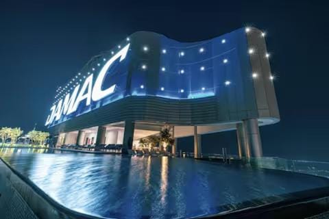 5 Star High Rise Luxury Apartment, Infinity Pool With Stunning Burj View - Brand New Apartment Apartment in Dubai