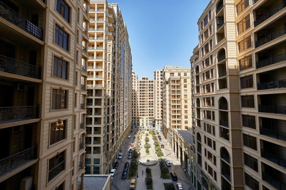 Property building, Neighbourhood, Location, Parking