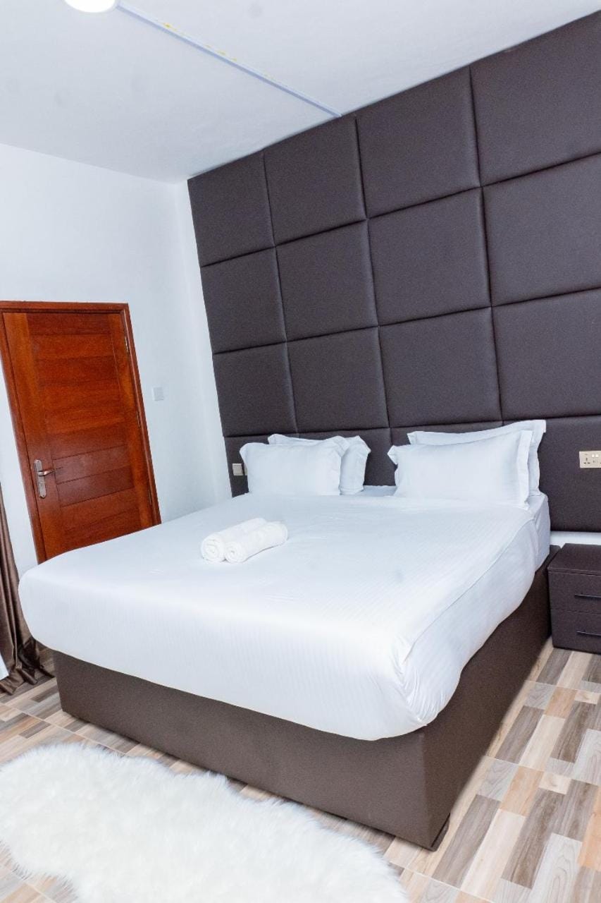 Sofitel Executive 4 bedrooms all ensuite Apartment in Kenya