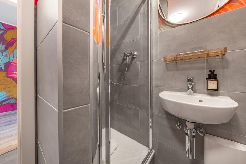Shower, Bathroom