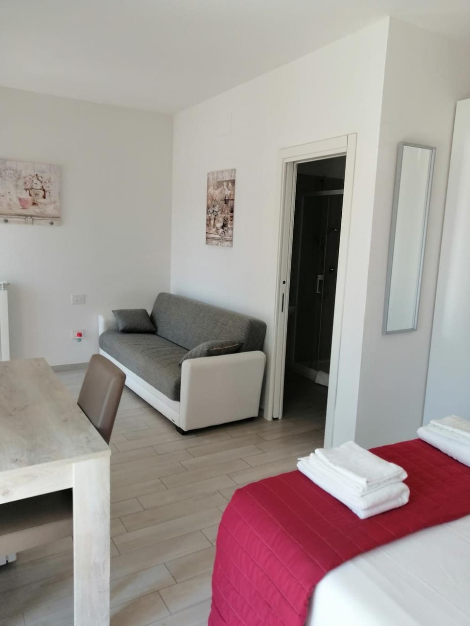 Photo of the whole room