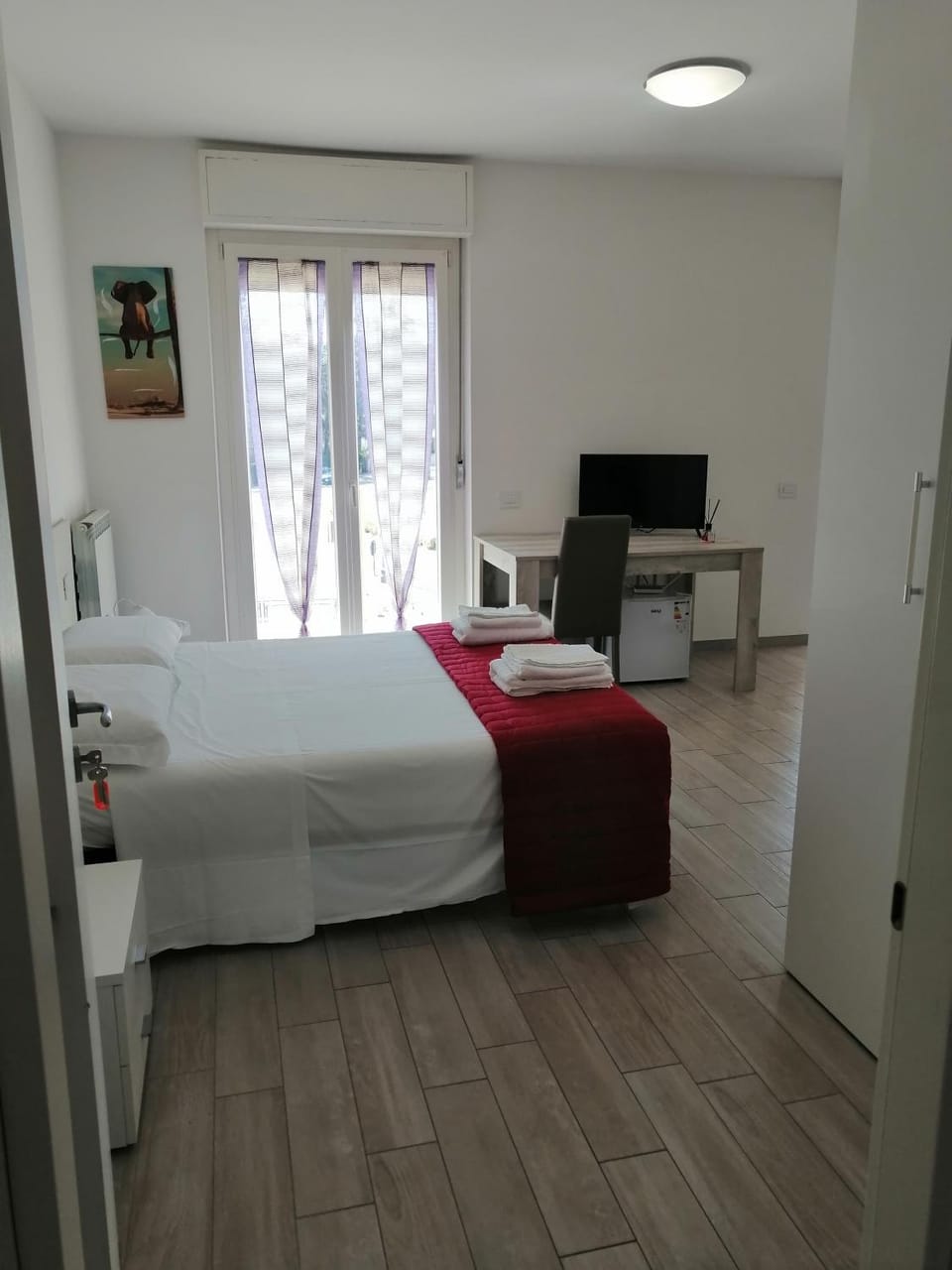 Photo of the whole room