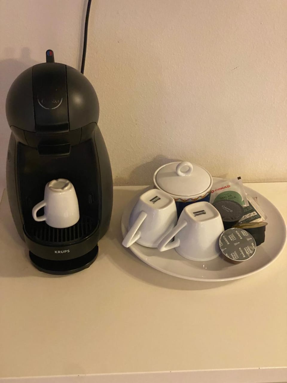 Coffee/tea facilities, Lounge or bar