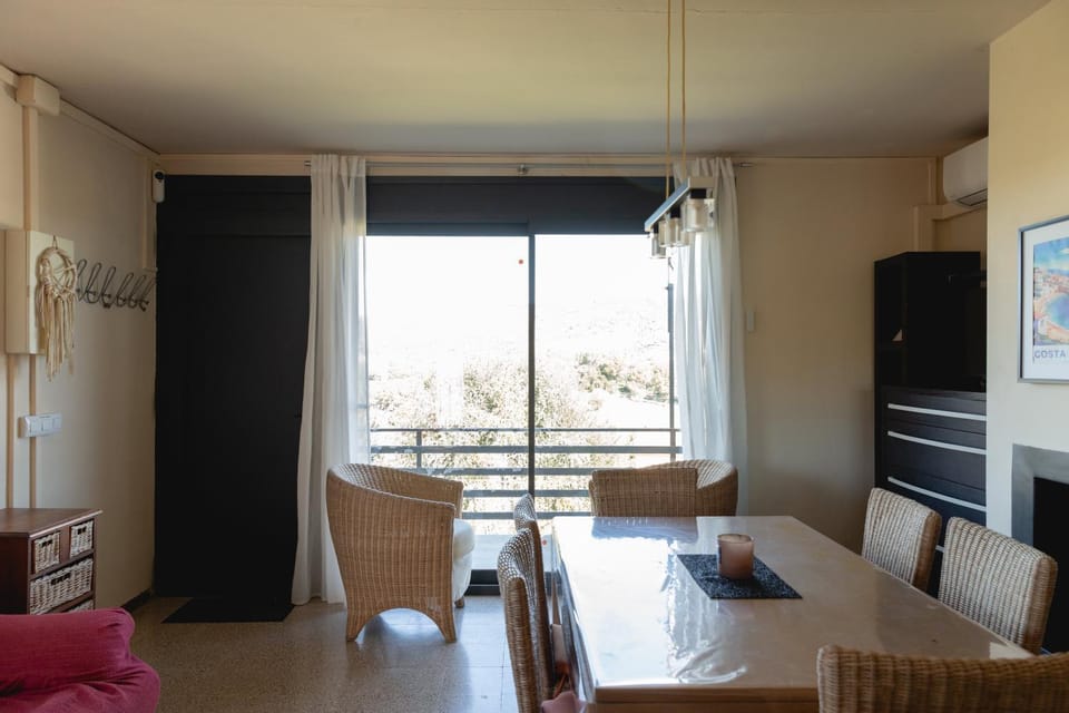 TV and multimedia, Living room, Dining area