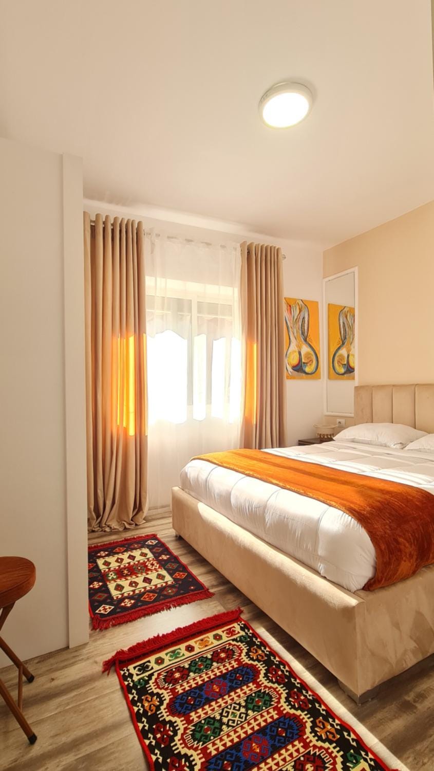 Bed, Photo of the whole room, Bedroom