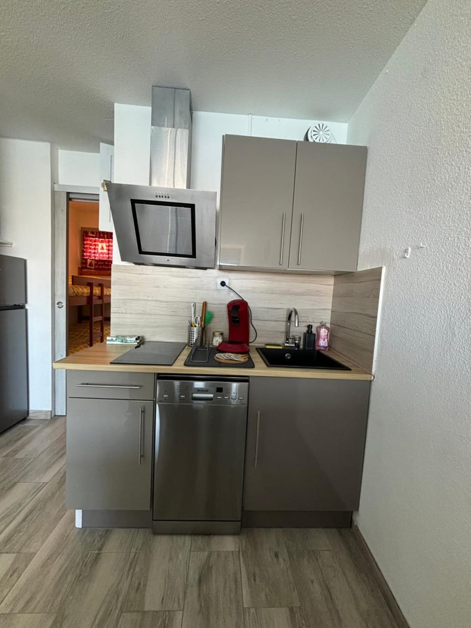 Kitchen or kitchenette