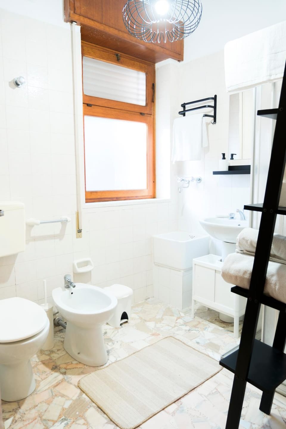 Shower, Toilet, Bathroom, bidet, towels