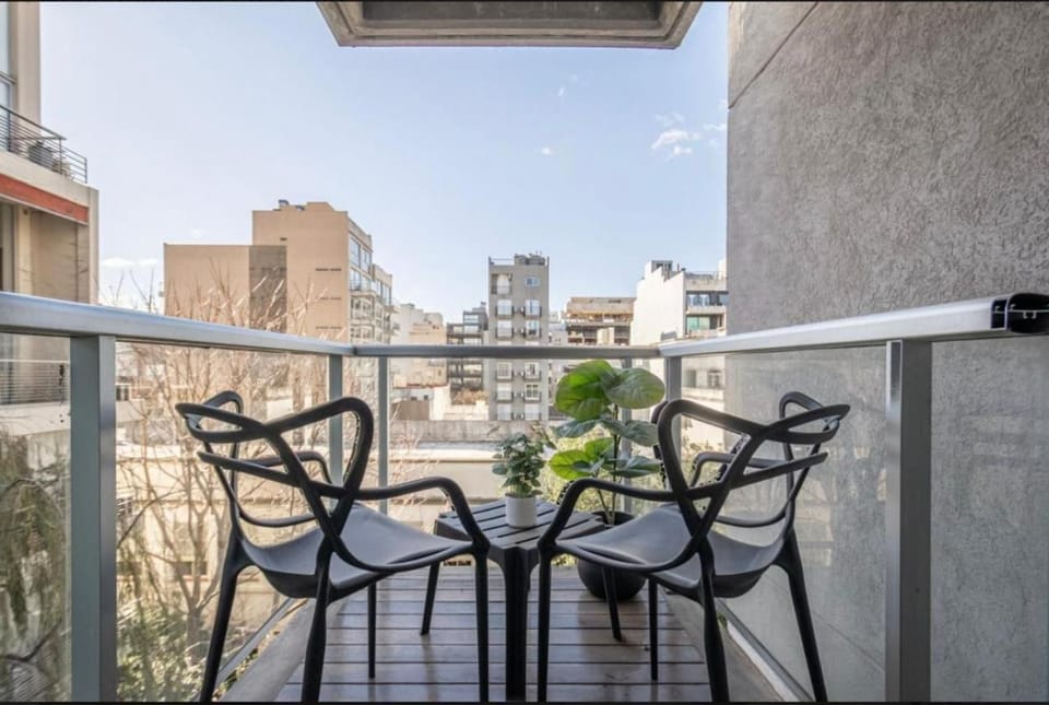Patio, Day, Balcony/Terrace, Dining area