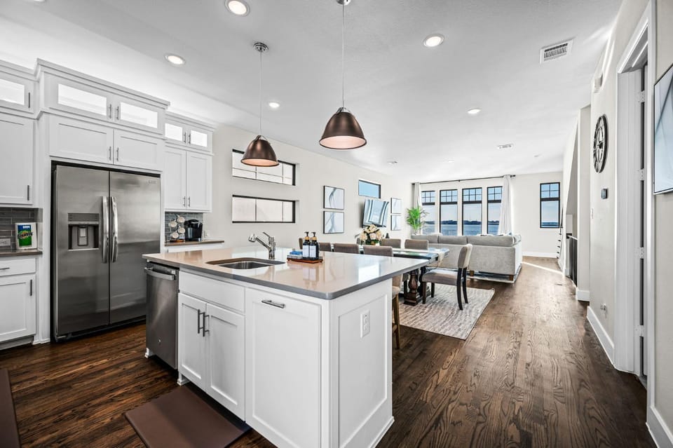 Charming Lake House Retreat in Rowlett House in Rowlett