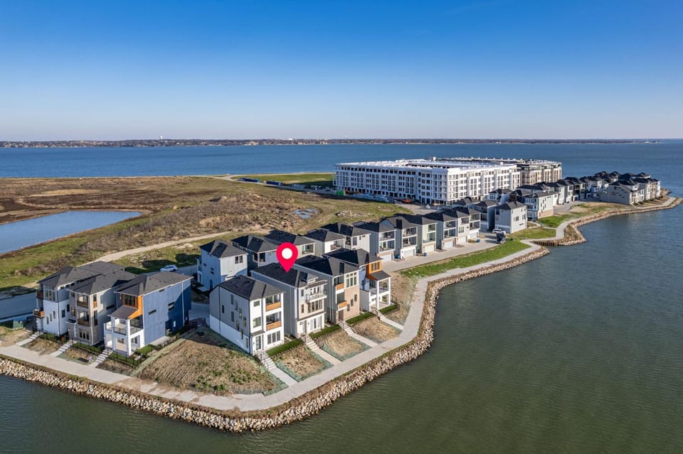 Charming Lake House Retreat in Rowlett House in Rowlett