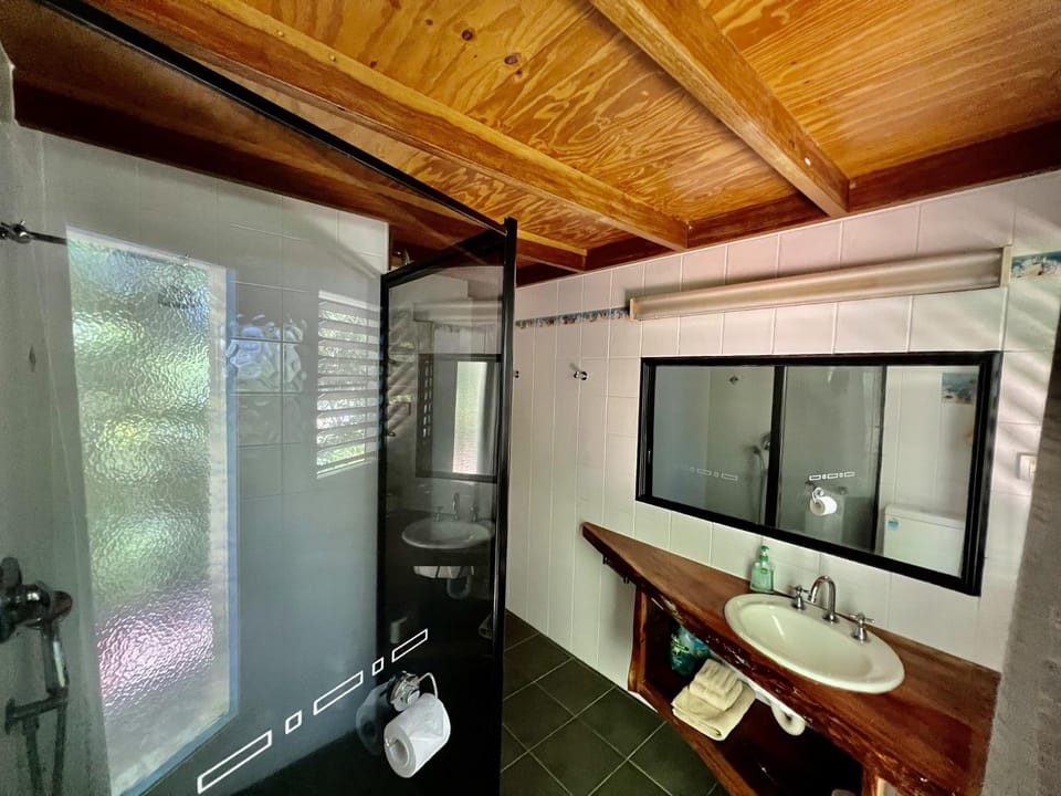 Tropical Cabin Retreat Cabin in Wongaling Beach