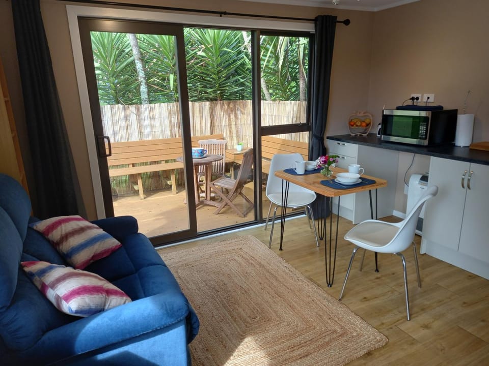 Patio, View (from property/room), Balcony/Terrace, Kitchen or kitchenette, Living room, Seating area, Dining area