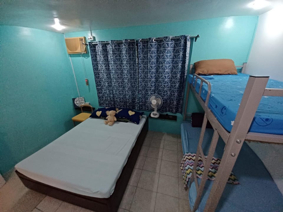 Ground-Floor Family Home Near SM Seaside Cebu and Cebu Ocean Park 2 WiFi Main and Backup Apartment in Cebu City