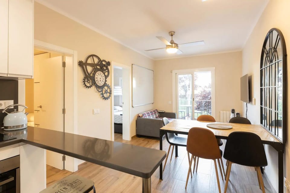 Seating area, Dining area
