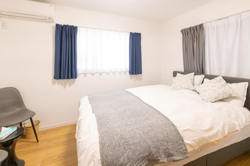Bed, Photo of the whole room, Bedroom
