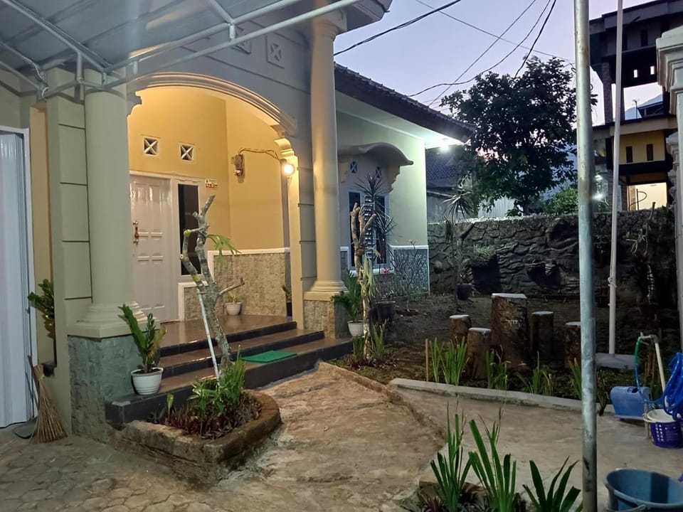 Property building, Lobby or reception, Garden view