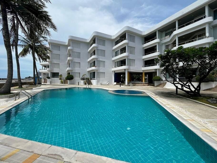 Seaview 2 bed in the heart of Hua Hin - BP2 Apartment in Hua Hin District