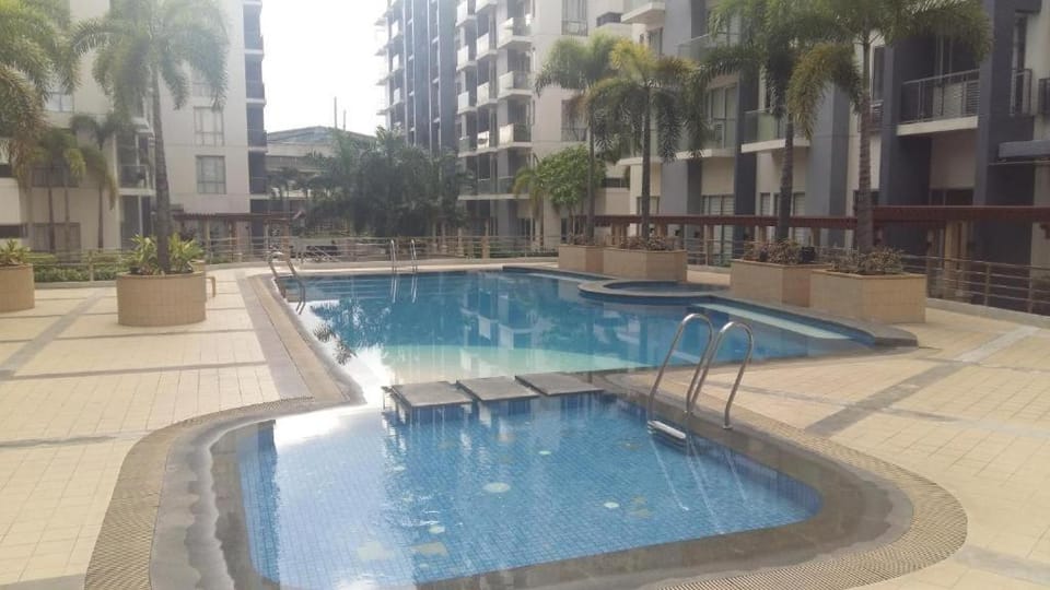 Golden Palm at One Palm Tree Villas Apartment in Pasay
