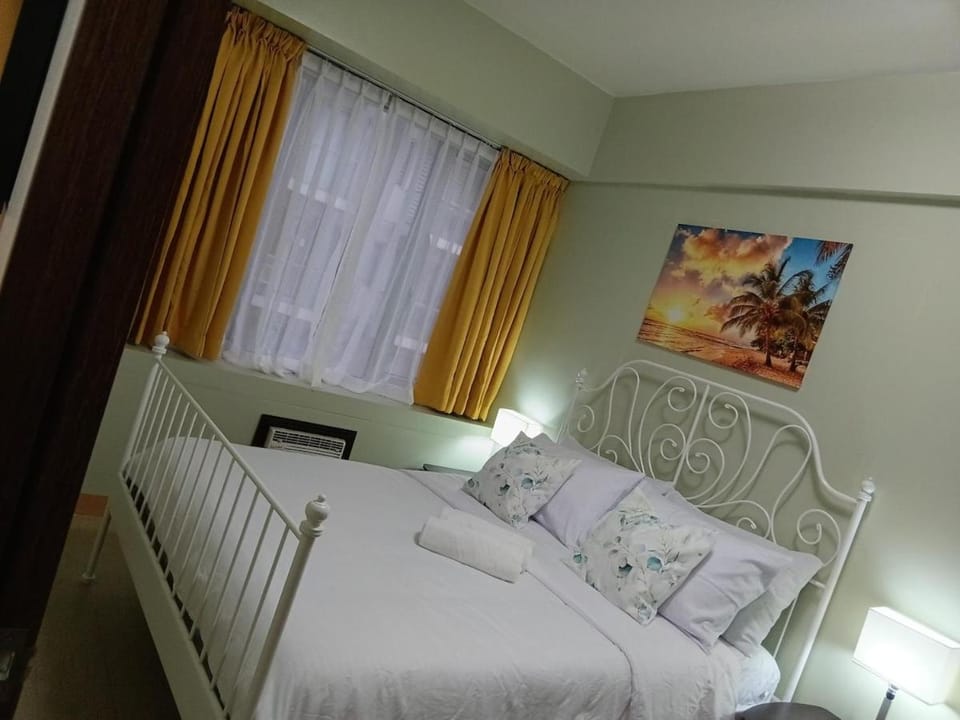 Golden Palm at One Palm Tree Villas Apartment in Pasay
