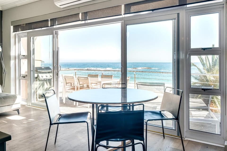 View (from property/room), Balcony/Terrace, Seating area, Dining area, Sea view