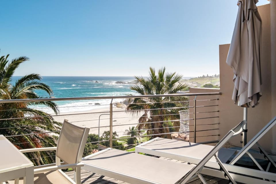 View (from property/room), Balcony/Terrace, Beach, Sea view, sunbed