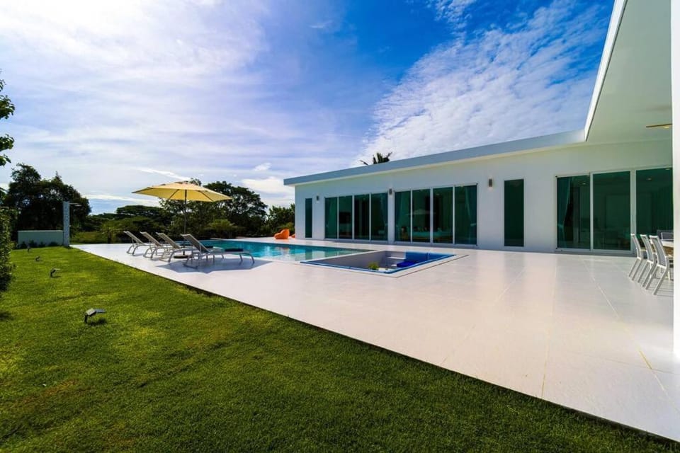 Luxury 4 Bed Pool Villa Palm Hills Golf Club - PH4A House in Thailand