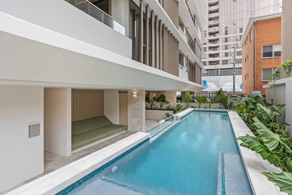 Property building, Day, Swimming pool