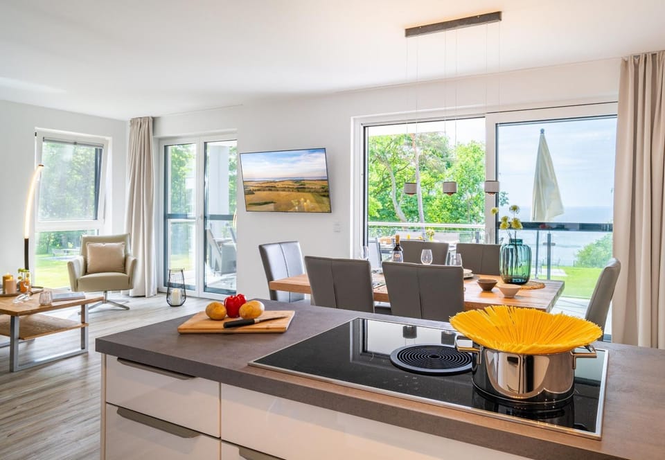 Kitchen or kitchenette, Food