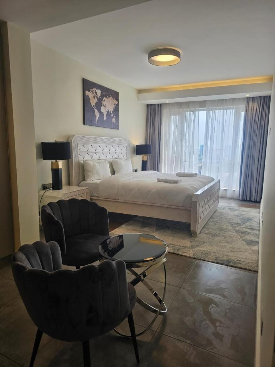 Bed, Living room, Photo of the whole room, Seating area, Bedroom, hair dresser