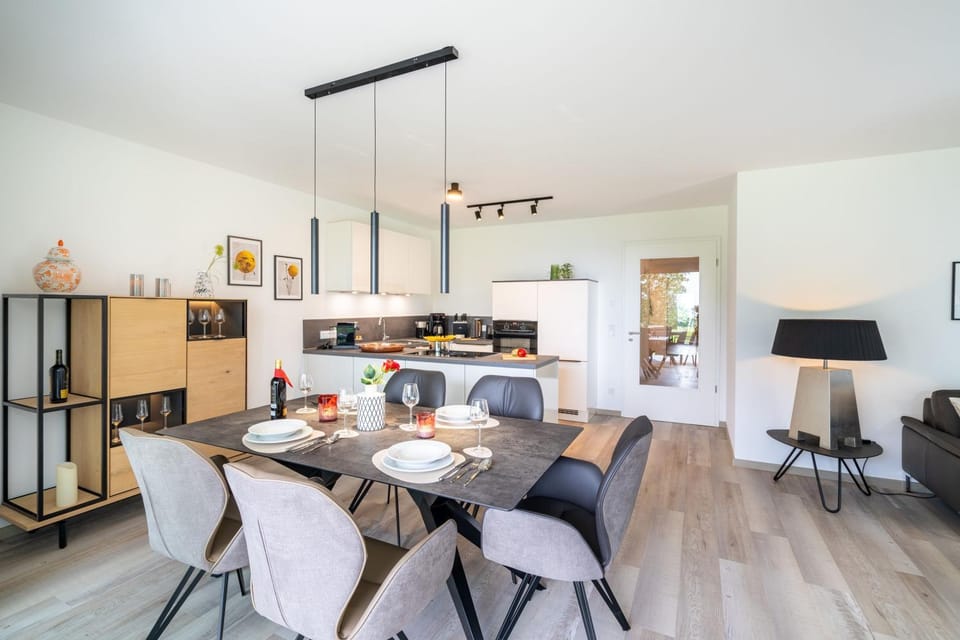 Kitchen or kitchenette, Living room, Dining area