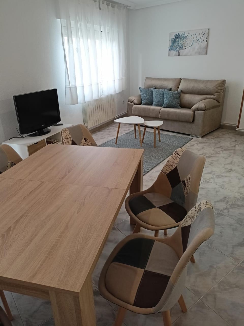 TV and multimedia, Living room, Dining area