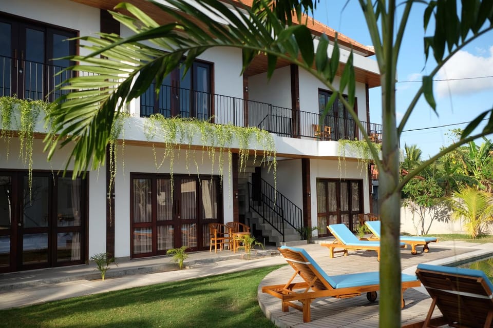 Patio, Garden view, sunbed