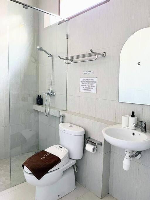 Cottonwood Villa Samani Pool HOT-Jacuzzi Billyard Villa in Parongpong