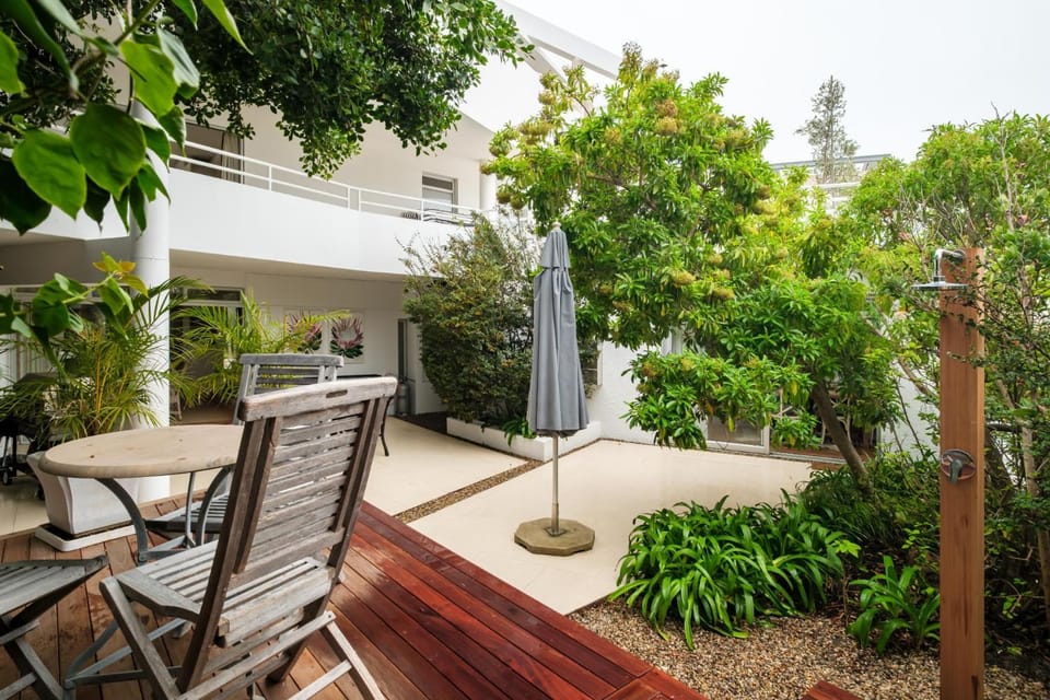 Property building, Patio, Garden, Seating area