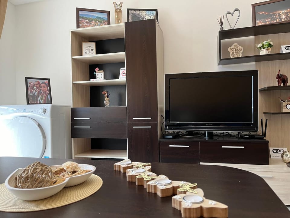 Ideal Center by the Park - Walk to Kapana Apartment in Plovdiv