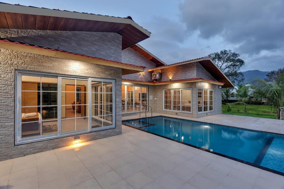 Property building, Natural landscape, Mountain view, Pool view, Swimming pool