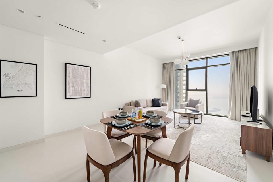 Living room, Dining area