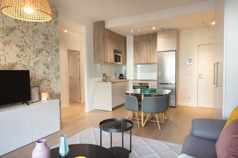 TV and multimedia, Kitchen or kitchenette, Living room, Dining area