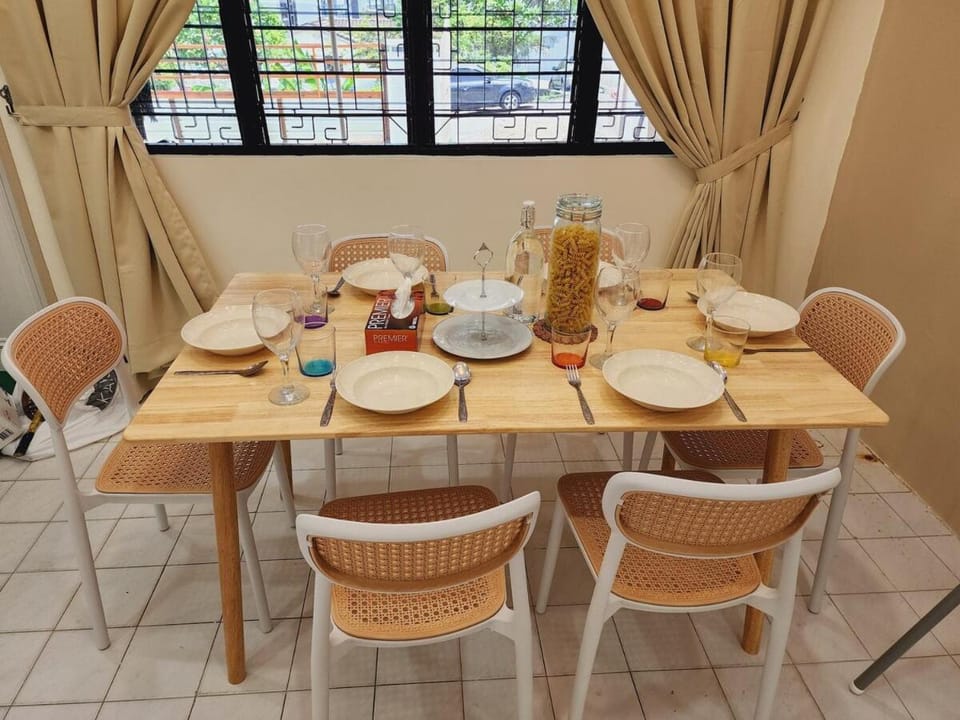 NEW! Petaling Jaya Corner Landed, 4 Bedroom, Kids Playground Slides, SS17,16 Pax,Seventeen Mall, Eastin, Phileo, SS2, Jaya One,UM House in Petaling Jaya